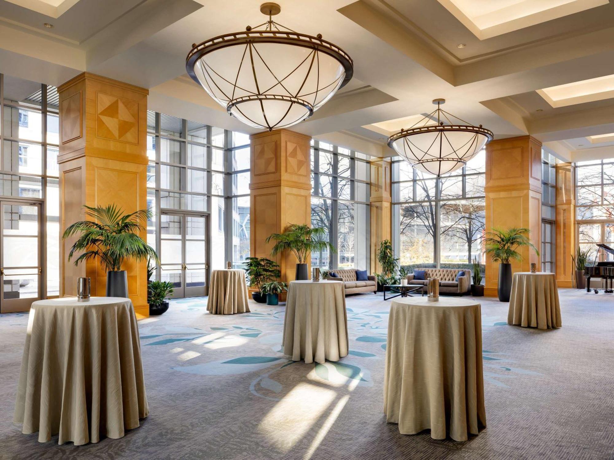 Fairmont Waterfront Hotel Vancouver Exterior photo