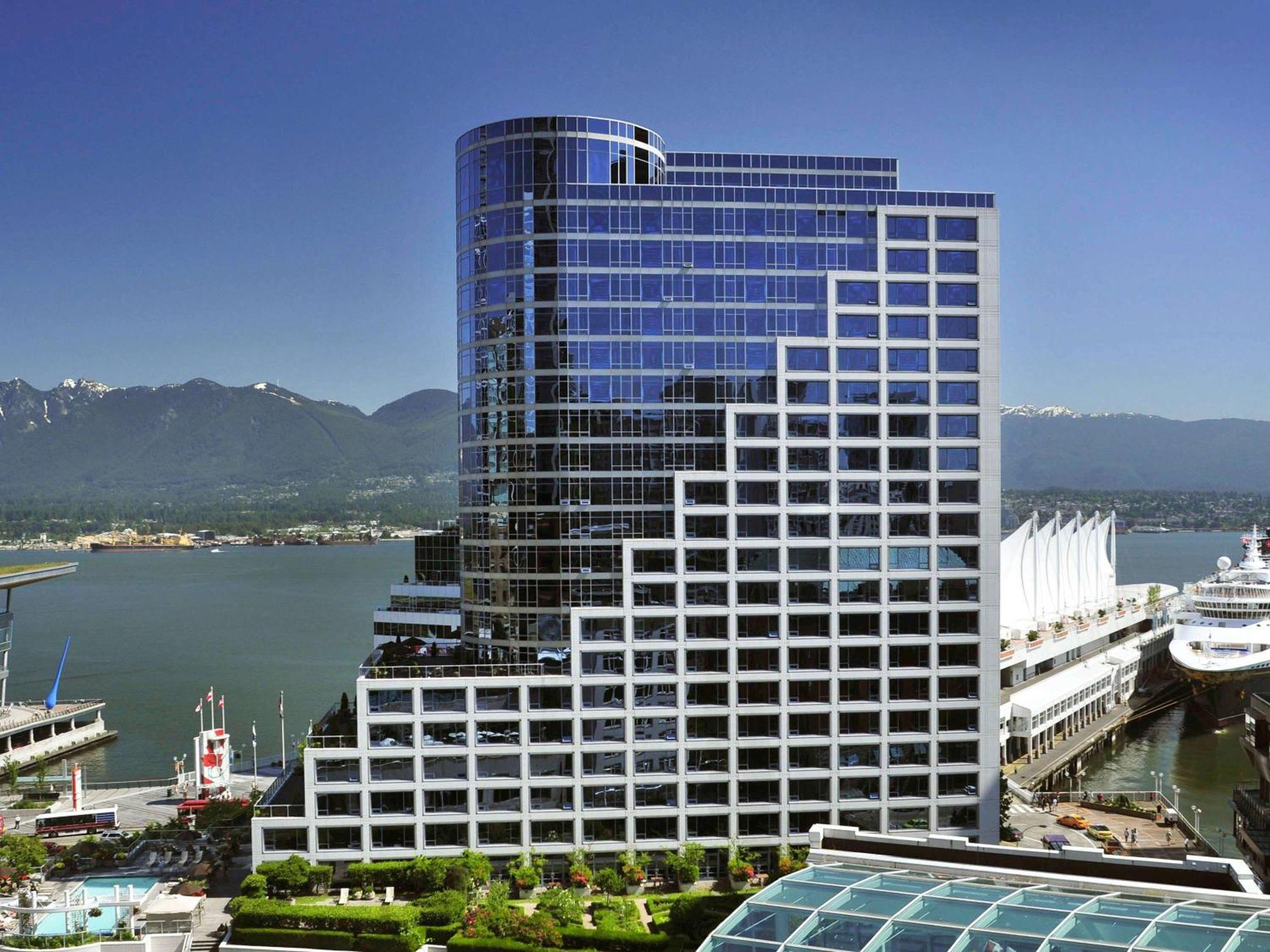 Fairmont Waterfront Hotel Vancouver Exterior photo